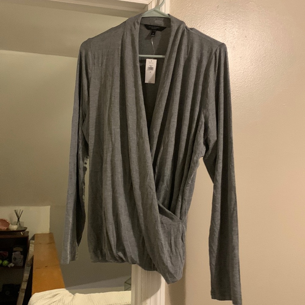 Super soft gray v-neck